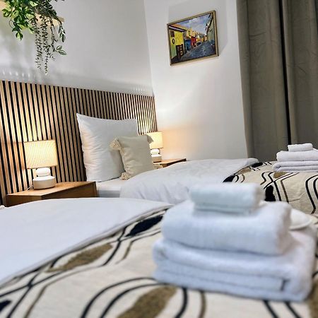 Jasminn Apartments Прага Екстер'єр фото