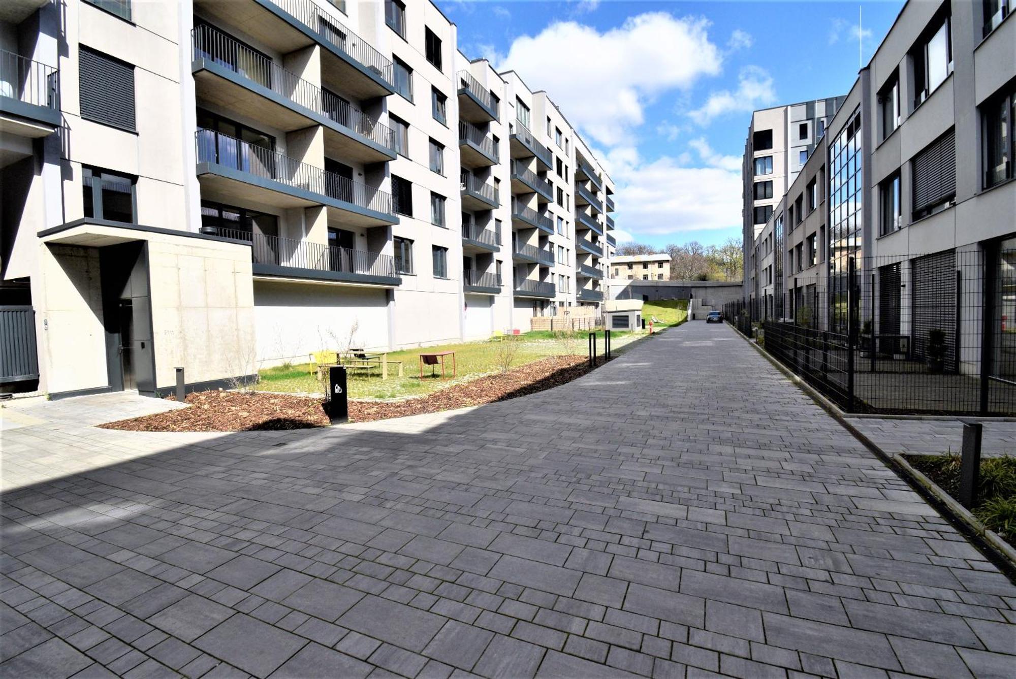 Jasminn Apartments Прага Екстер'єр фото